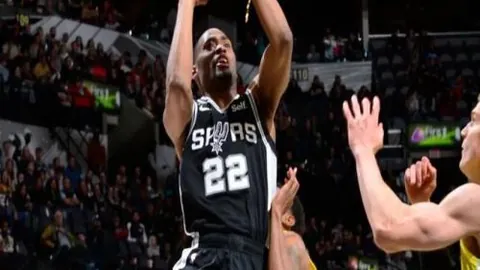 收集多则恶劣评论：11条热议，14条回应